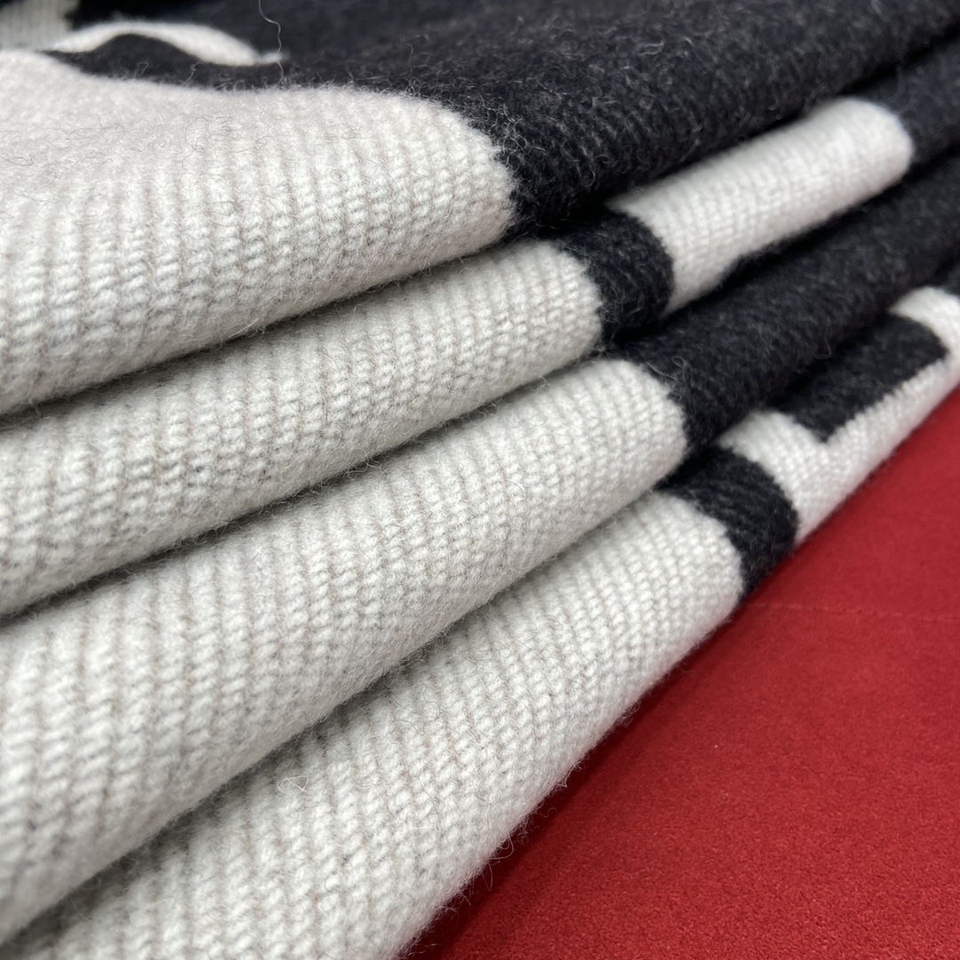 𝐇𝐞𝐫𝐦𝐞𝐬 • 𝟐𝟑𝐍𝐞𝐰【Black】(%90 Merino Wool+10% Cashmere)