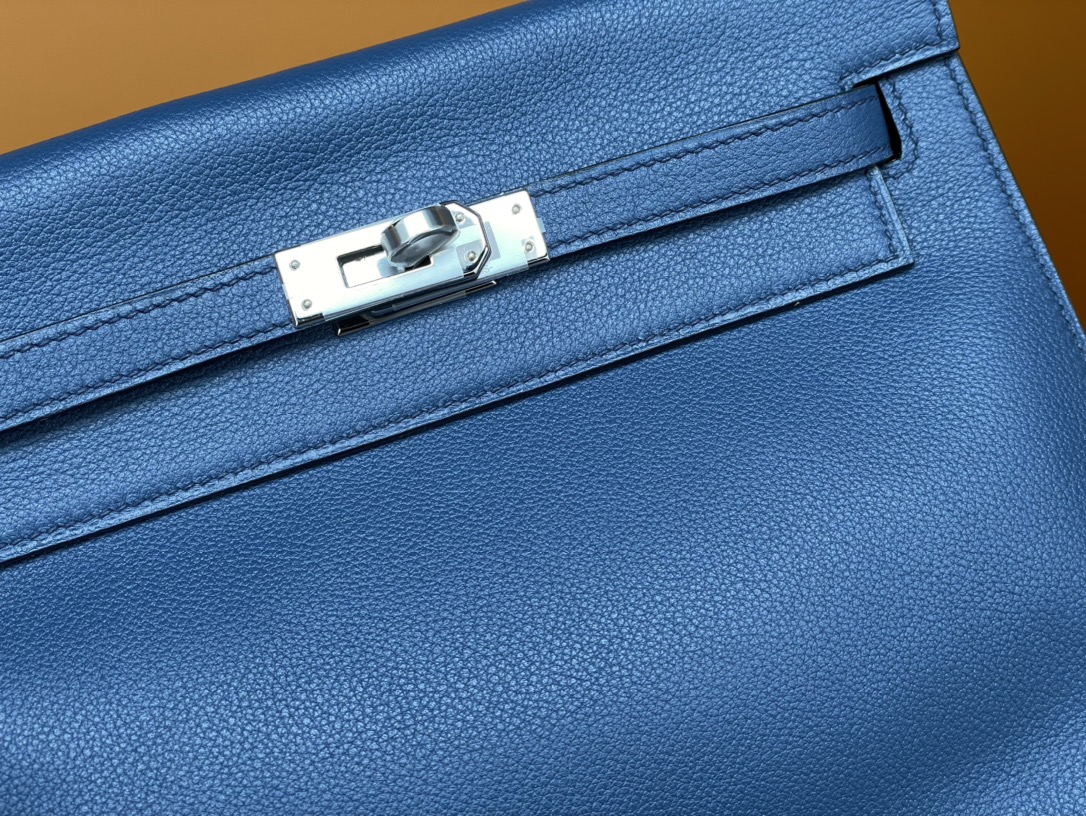 Kelly danse Prussian blue evercolor silver buckle