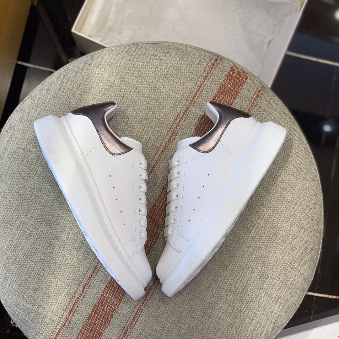 Alexander McQueen MQ gun-black tail Sneakers