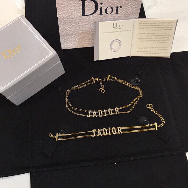 Dior necklace