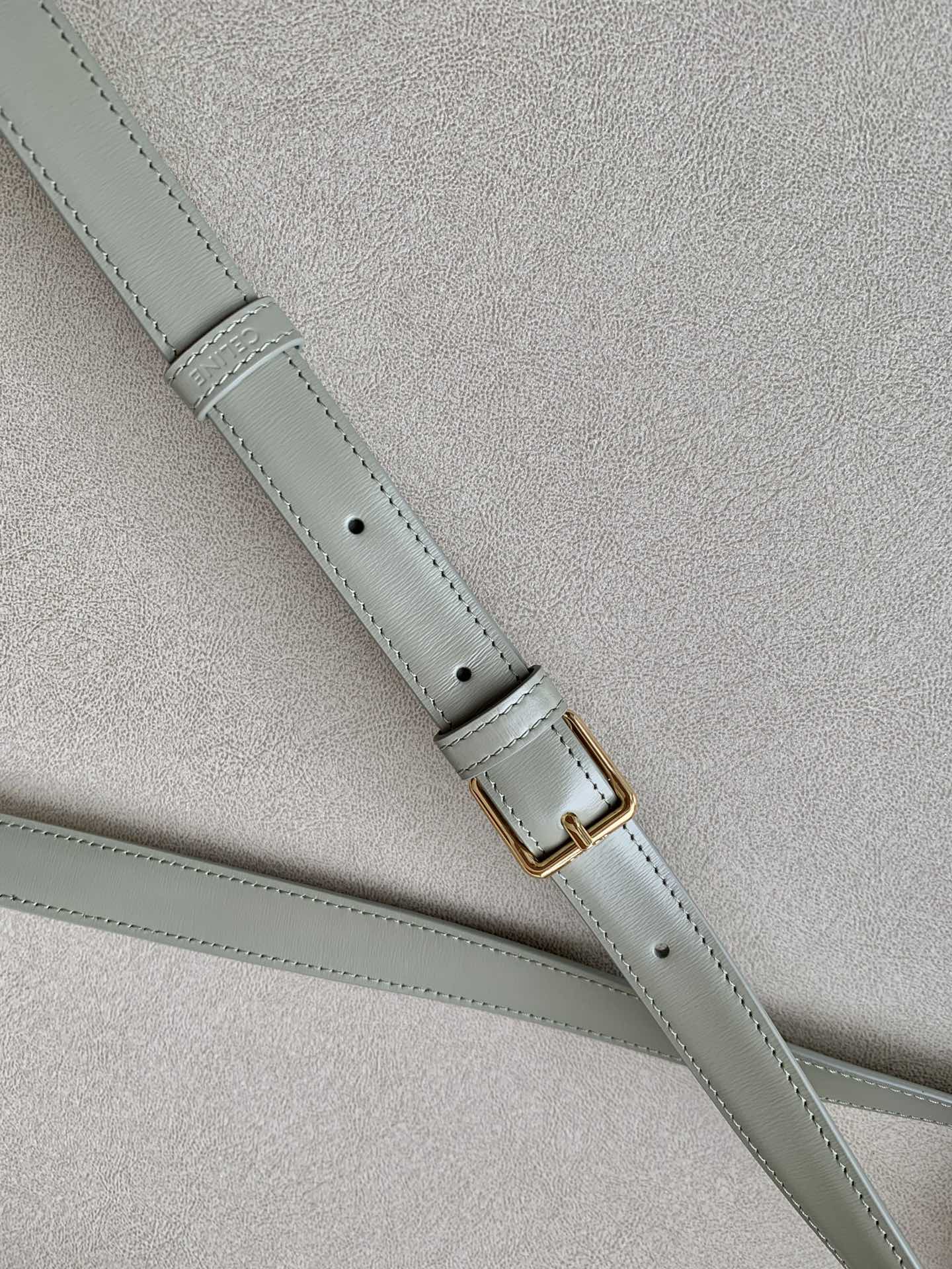 𝐂𝐞𝐥𝐢𝐧𝐞 Triomphe Medium 22.5cm