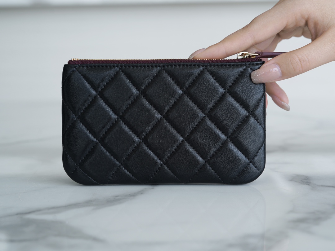 𝗖𝗛𝗔𝗘𝗡𝗟✦ Channel custom lambskin 🐏 Classic mini zipper carry-on bag black gold 🐑