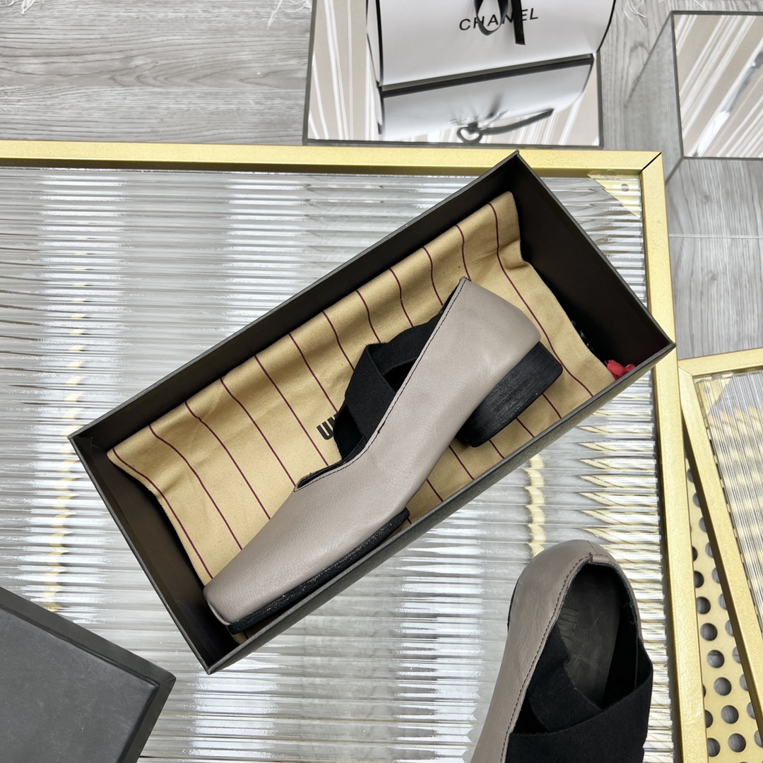 𝐔𝐌𝐀 𝐖𝐀𝐍𝐆｜𝟐𝟎𝟐𝟑/𝐒𝐒 𝐧𝐞𝐰  UMA WANG classic models retro do old ballet shoes