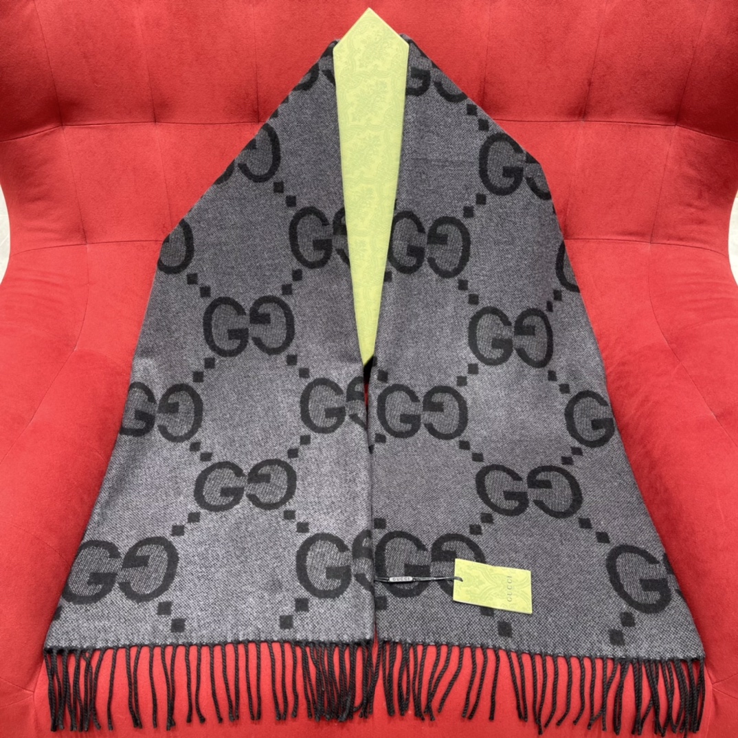 GUCCI Double-sided big 𝐆 tassel scarf 100% cashmere