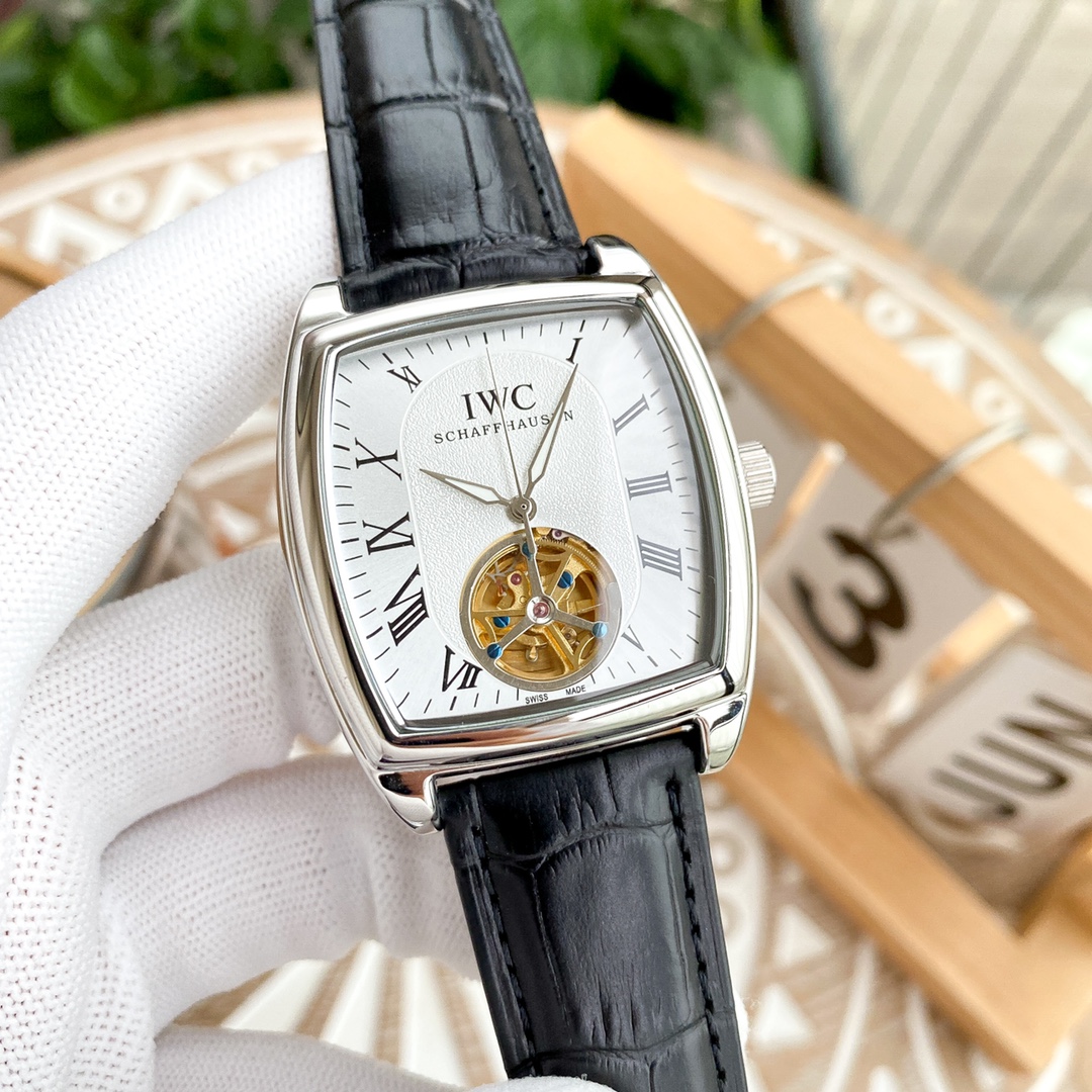 IWC- Fine men's watches, large flywheel design, exquisite skills, unique
