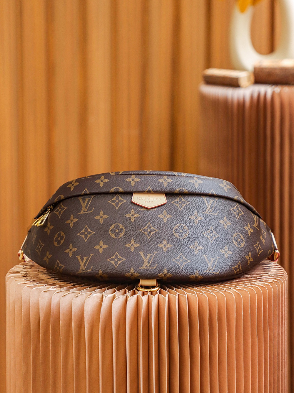 Louis Vuitton 𝐁𝐔𝐌𝐁𝐀𝐆 Belt Bag Series #M43644#