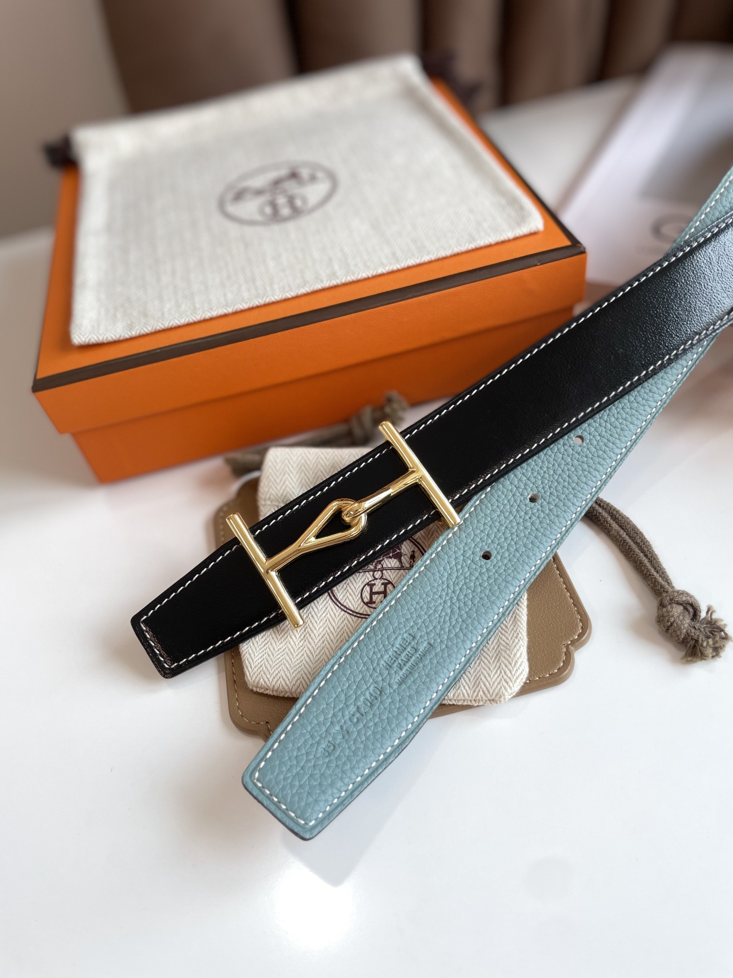 Hermes  JUMBO BELT BUCKLE & REVERSIBLE LEATHER STRAP