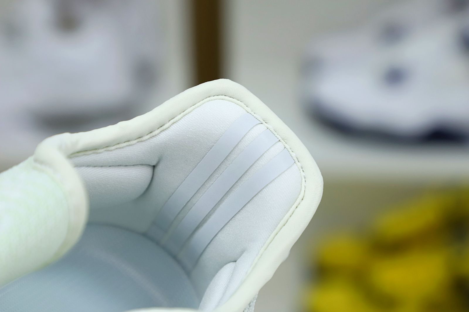 YEEZY BOOST 350 V2 HYPERSPACE