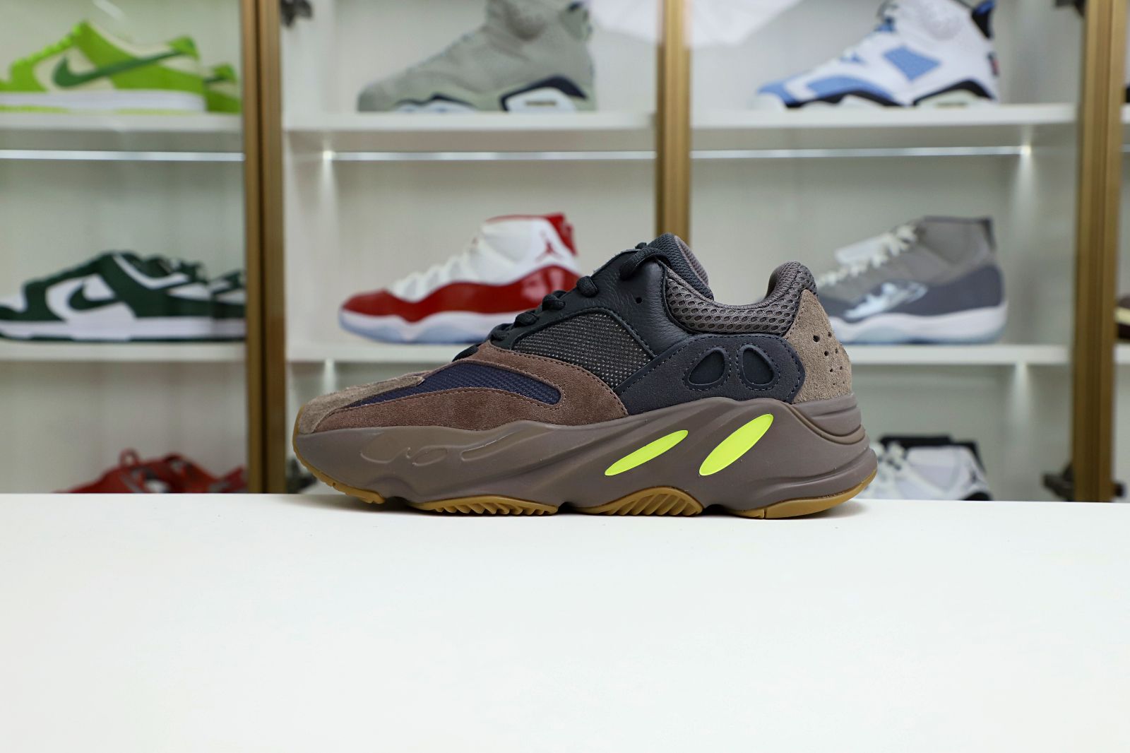 YEEZY BOOST 700 MAUVE