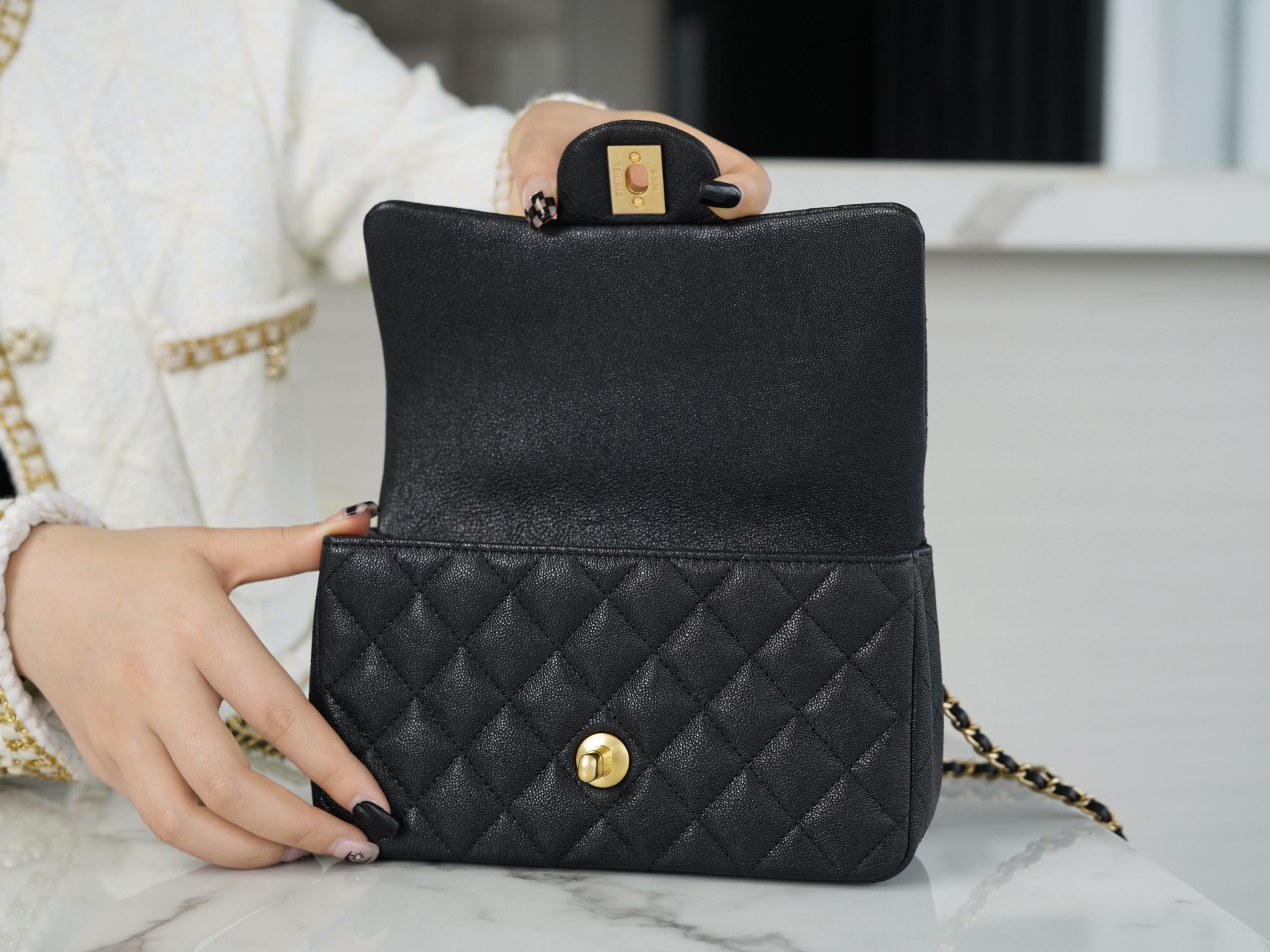 𝗖𝗛𝗔𝗡𝗘𝗟 𝗖𝗹𝗮𝘀𝘀𝗶𝗰 𝗙𝗹𝗮𝗽 2021 𝗦𝘀 Spring/Summer New Handle 𝐂𝐅 𝐦𝐢𝐧𝐢耀夜黑