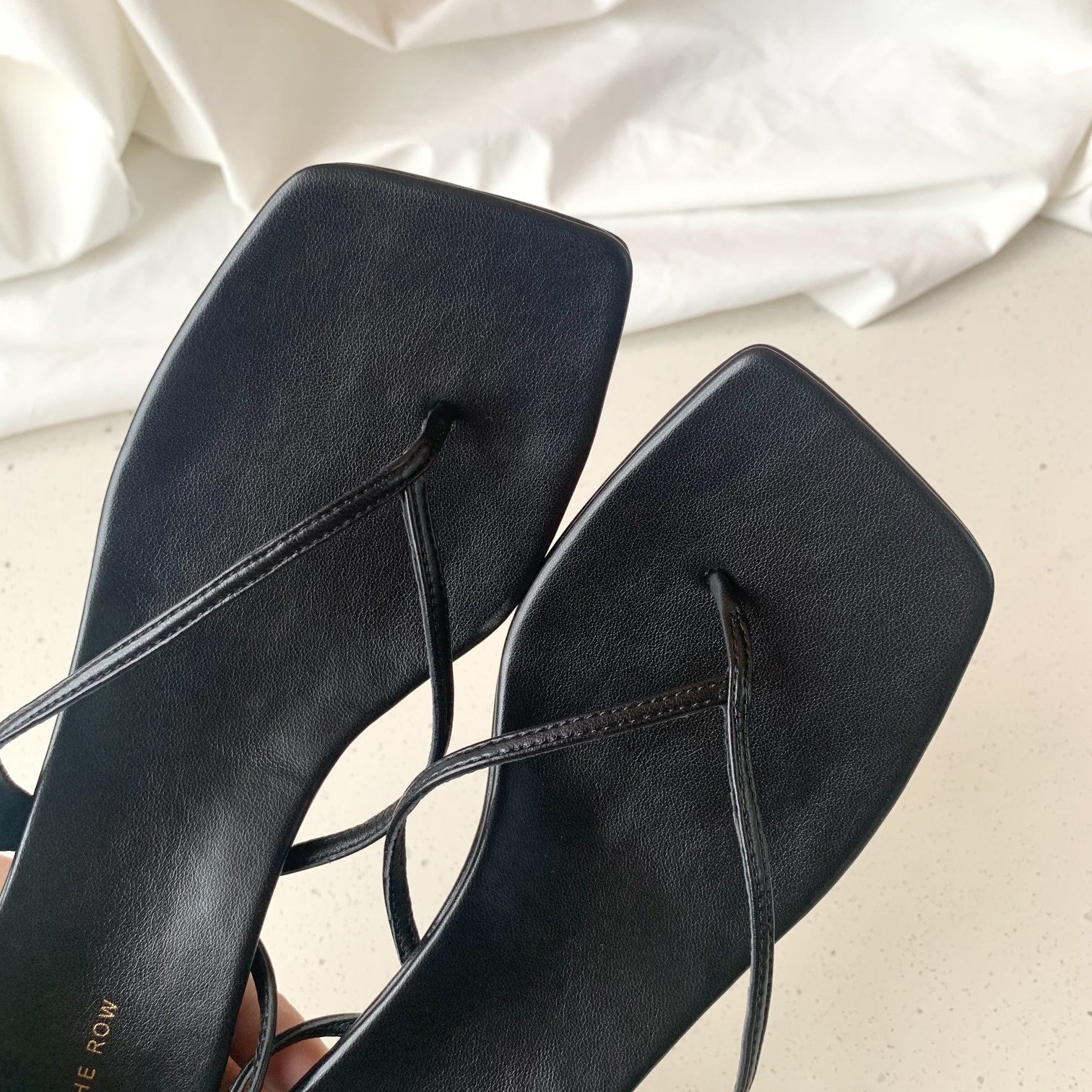 THE ROW | 𝟐𝟎𝟐𝟏/𝐒𝐒 𝐧𝐞𝐰 21/spring/summer clip-on sandals- Bespoke exclusive imported sheepskin