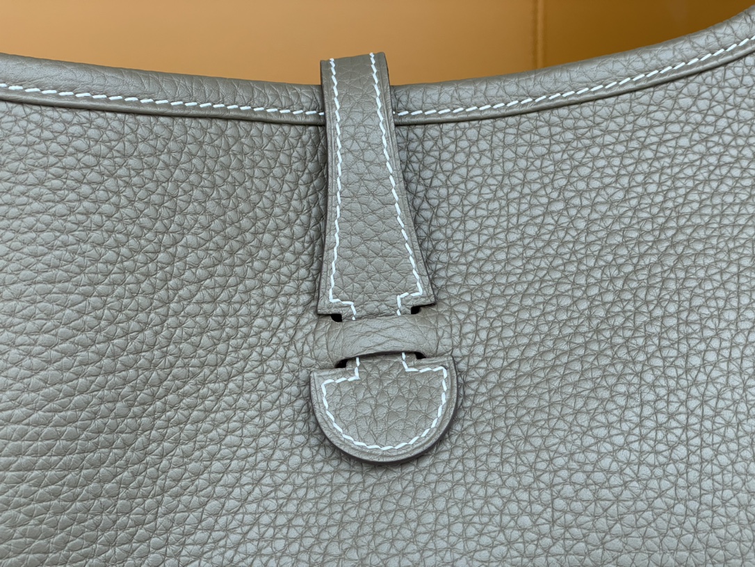 Evelyne 29 tc leather elephant gray silver buckle