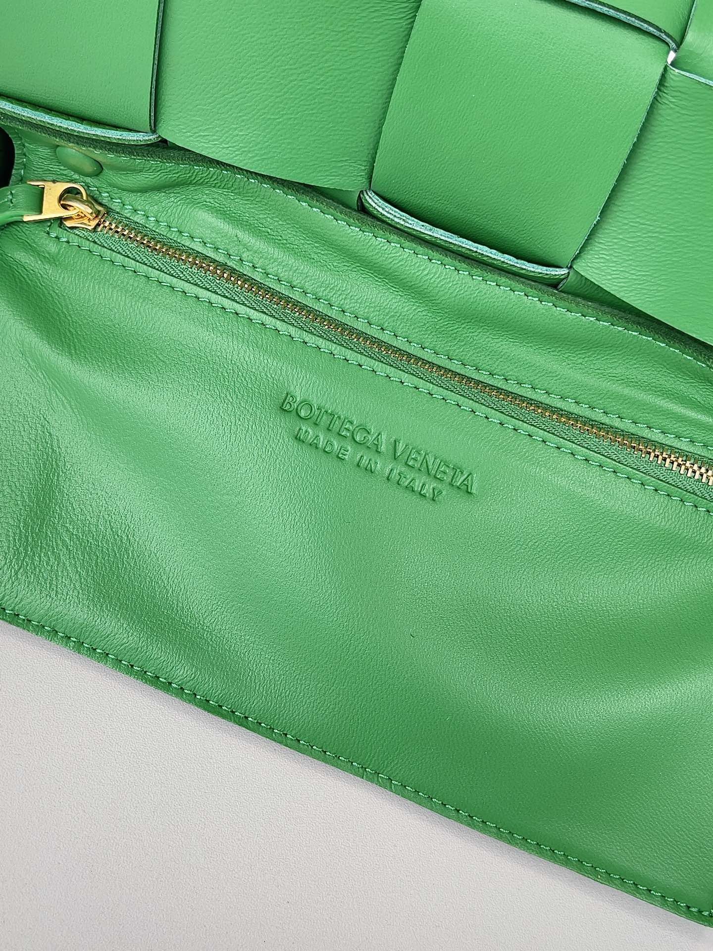 Bottega Veneta Cassette 5-panel lychee pattern Parrot Green #666870