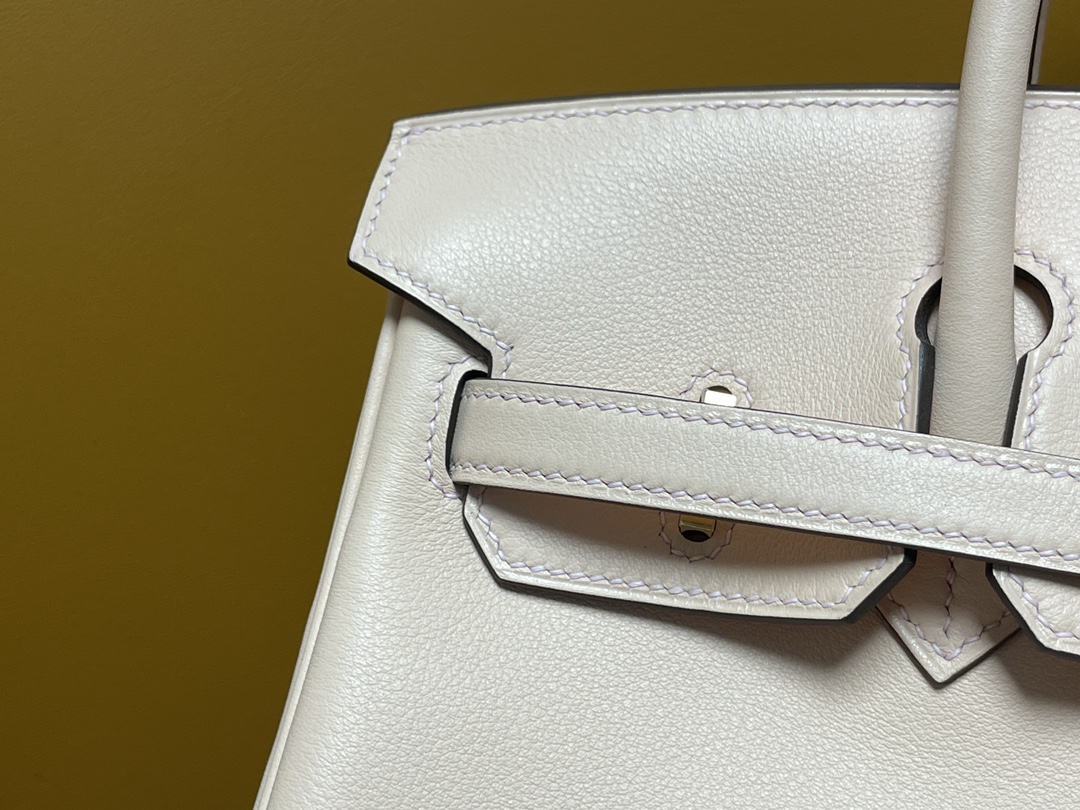 Bk25 p1 Rose Powder Swift Gold Button