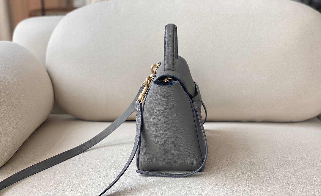 𝐂𝐞𝐥𝐢𝐧𝐞 BELT MICRO BAG in grained calfskin