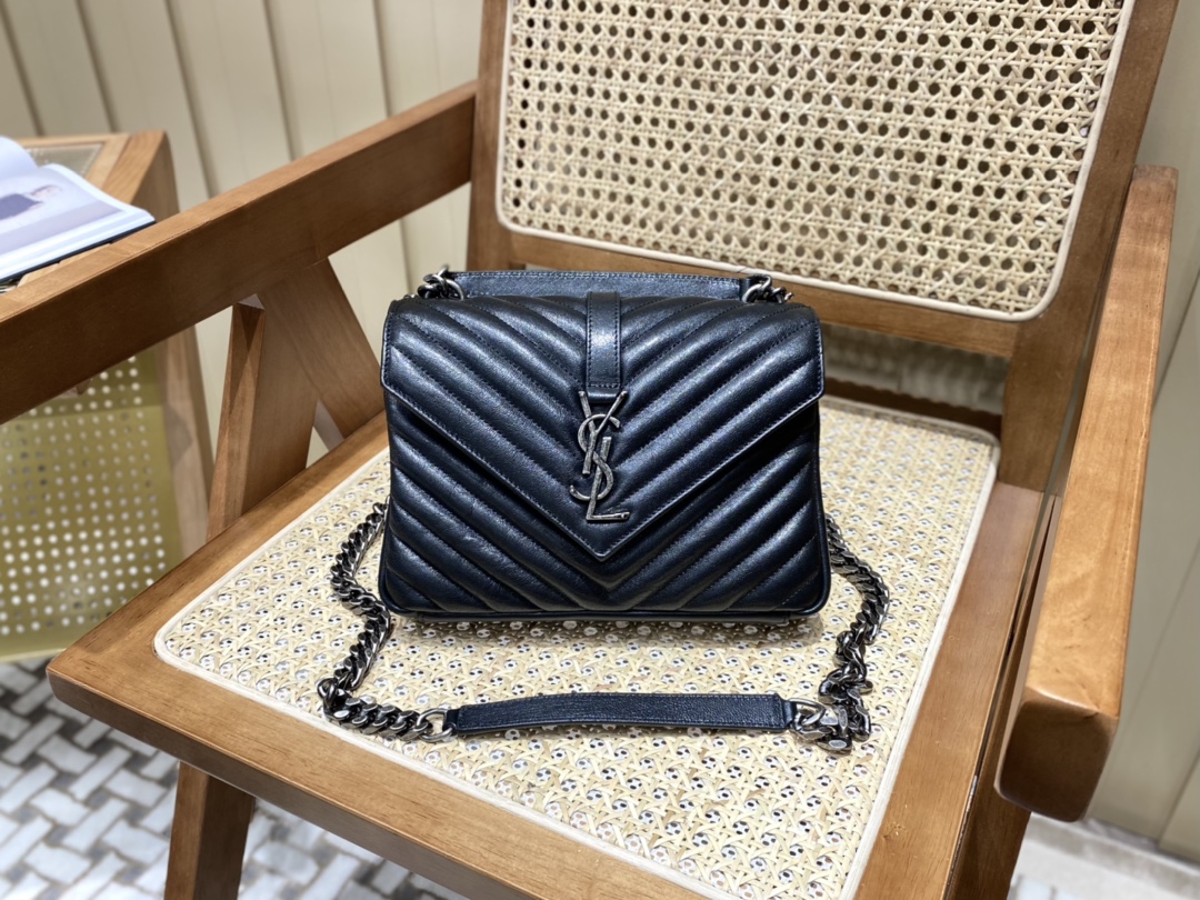 SAINT LAURENT 𝑴𝒐𝒏𝒐𝒈𝒓𝒂𝒎 𝒄𝒐𝒍𝒍𝒆𝒈𝒆 #428056 Original leather black gold.JD