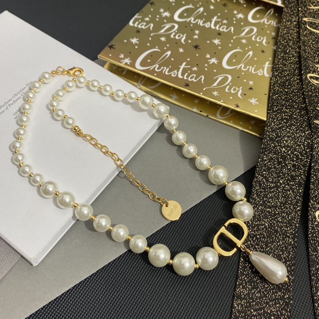 Dior necklace