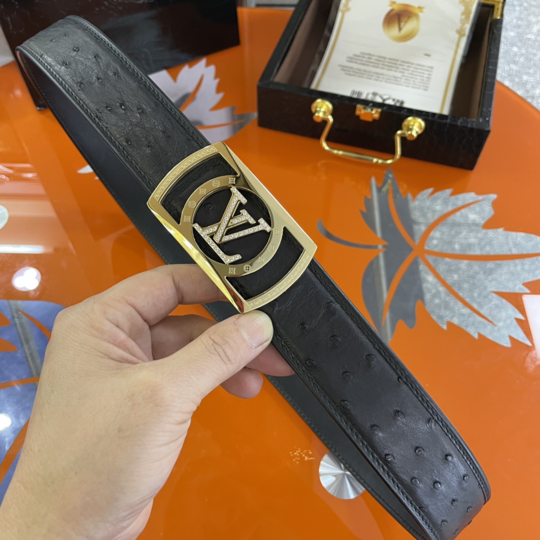 LOUIS VUITTO chooses real ostrich skin. 🐦 Full feather nails. Hemming process without splicing