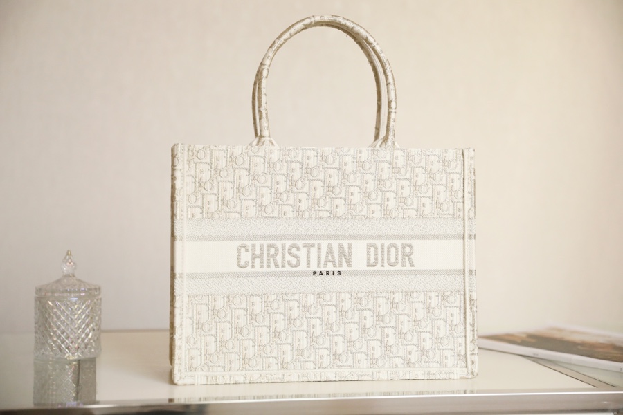 DIOR TOTE gold embroidery