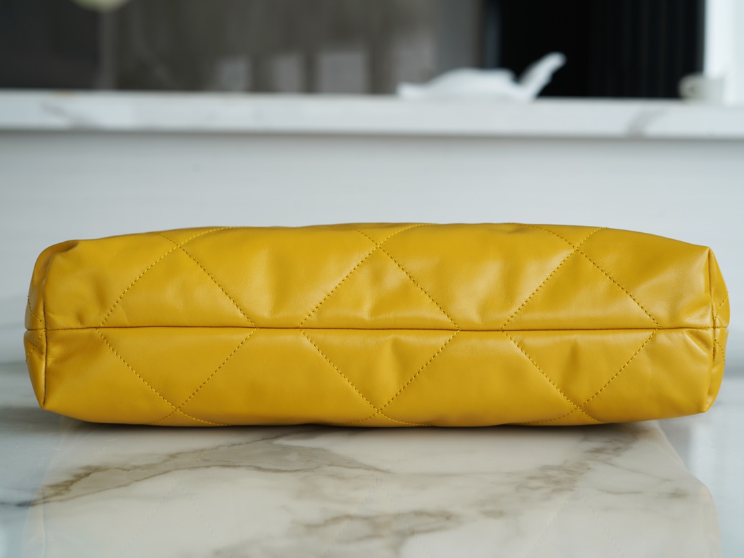 𝗖𝗛𝗔𝗘𝗡𝗟✦𝟐𝟐𝗣 Advanced Handcraft Workshop 𝟐𝟐 Handbag Medium Mango Yellow