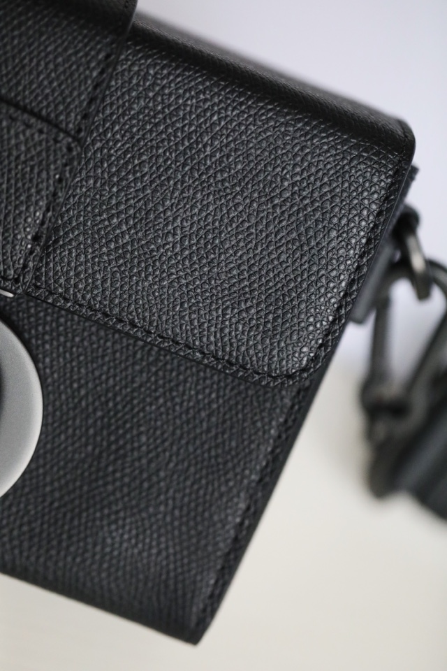 Montaigne matte black 𝙢𝙞𝙣𝙞 box bag