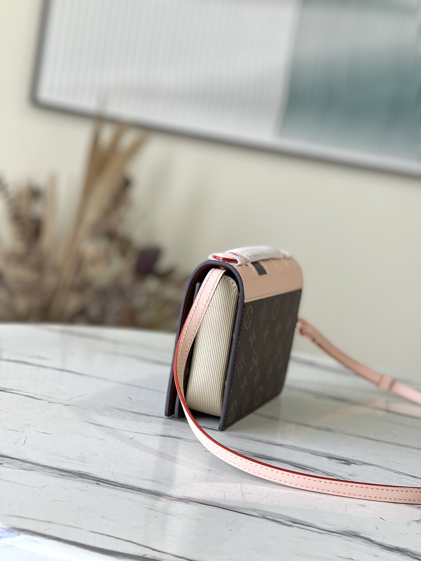 𝐋𝐎𝐔𝐈𝐒 𝐕𝐔𝐈𝐓𝐓𝐎𝐍   M81831