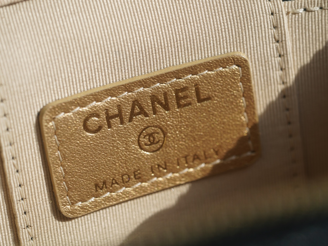 𝗖𝗛𝗔𝗡𝗘𝗟✦Metal Ball Series 𝒎𝒊𝒏𝒊𝒊 Box Bag Black