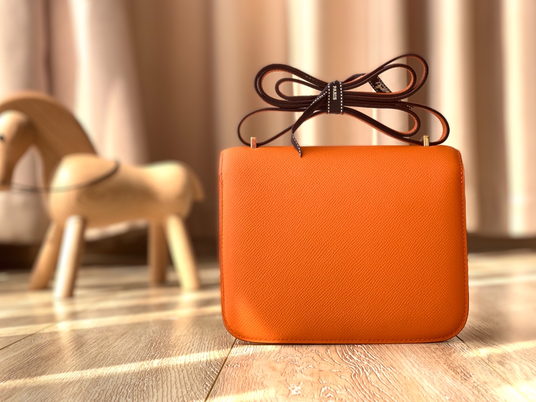 Constance orange 19cm silver buckle epsom leather