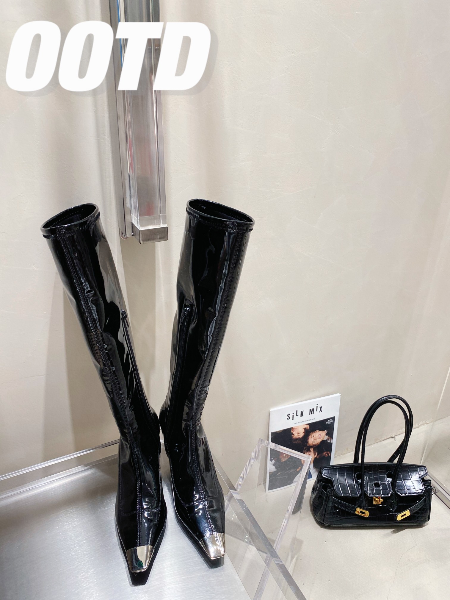𝙎𝙖𝙞𝙣𝙩 𝙇𝙖𝙪𝙧𝙚𝙣𝙩 | 𝟐𝟎𝟐𝟏/𝐒𝐒 𝐧𝐞𝐰 YSL｜Saint Laurent 2022SS Stretch Patent Leather Boots