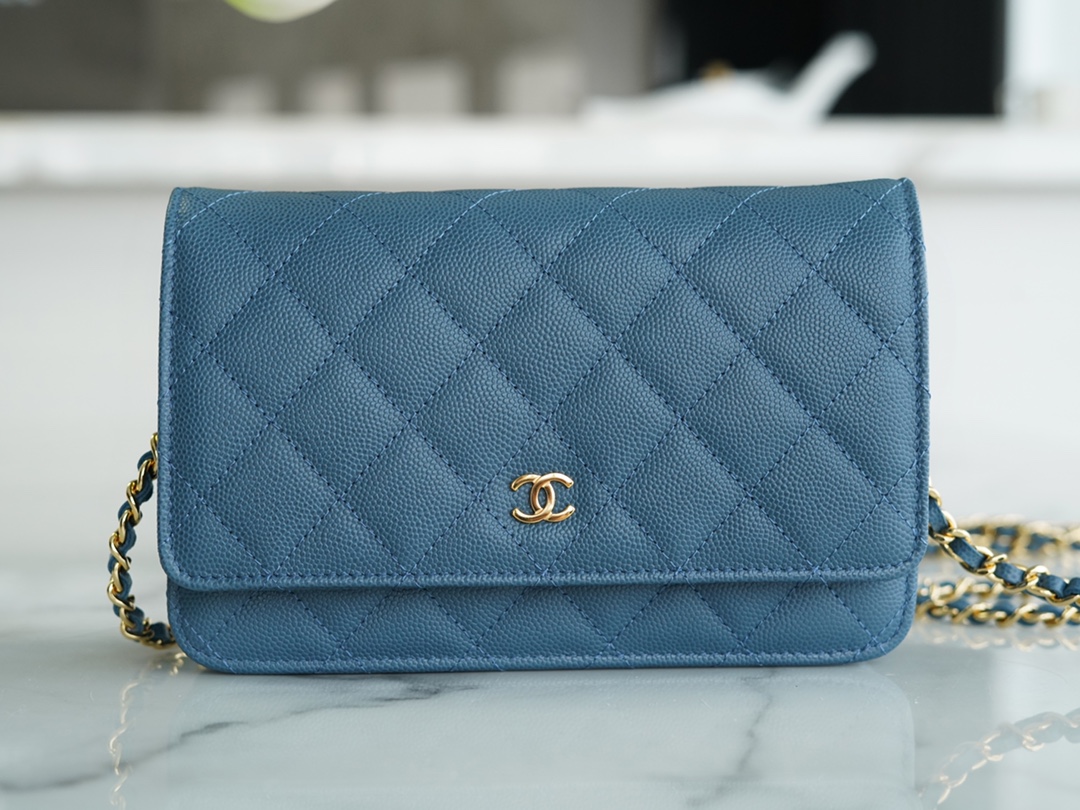 Chanel 𝑾𝒐𝒄 Furry bag entrance classic 𝑾𝒐𝒄𝒄𝒄𝑾𝒐𝒐𝒄 (magnetic buckle) (calfskin) haze blue