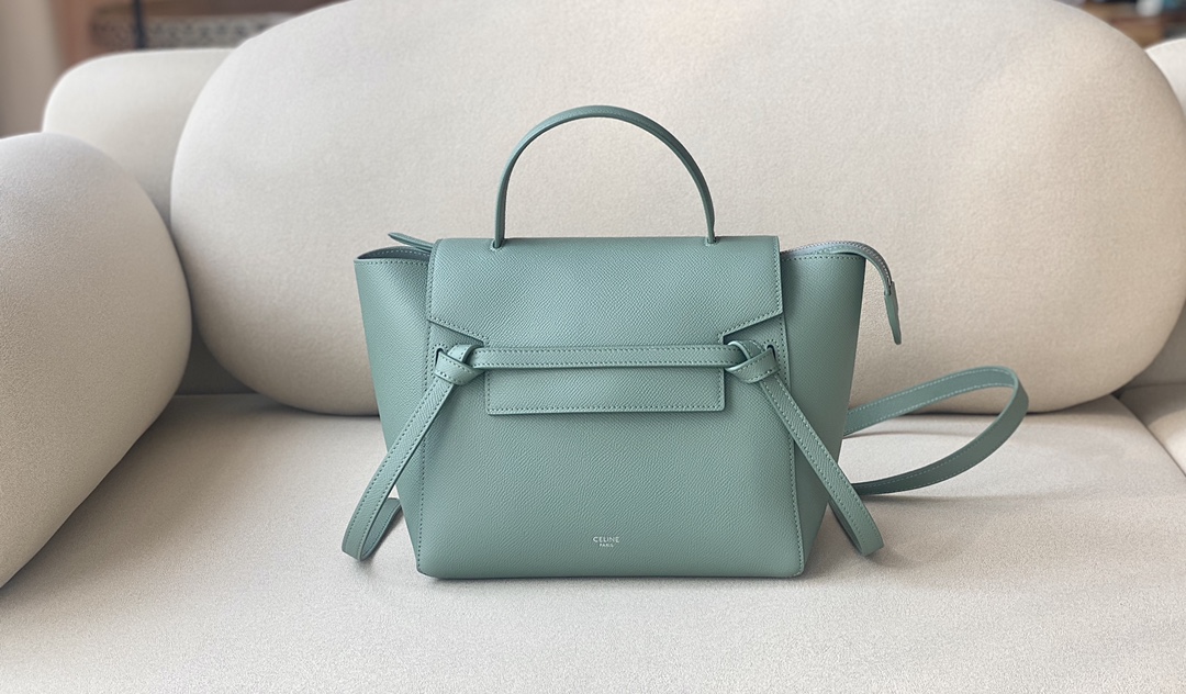 𝐂𝐞𝐥𝐢𝐧𝐞 BELT MICRO BAG in grained calfskin