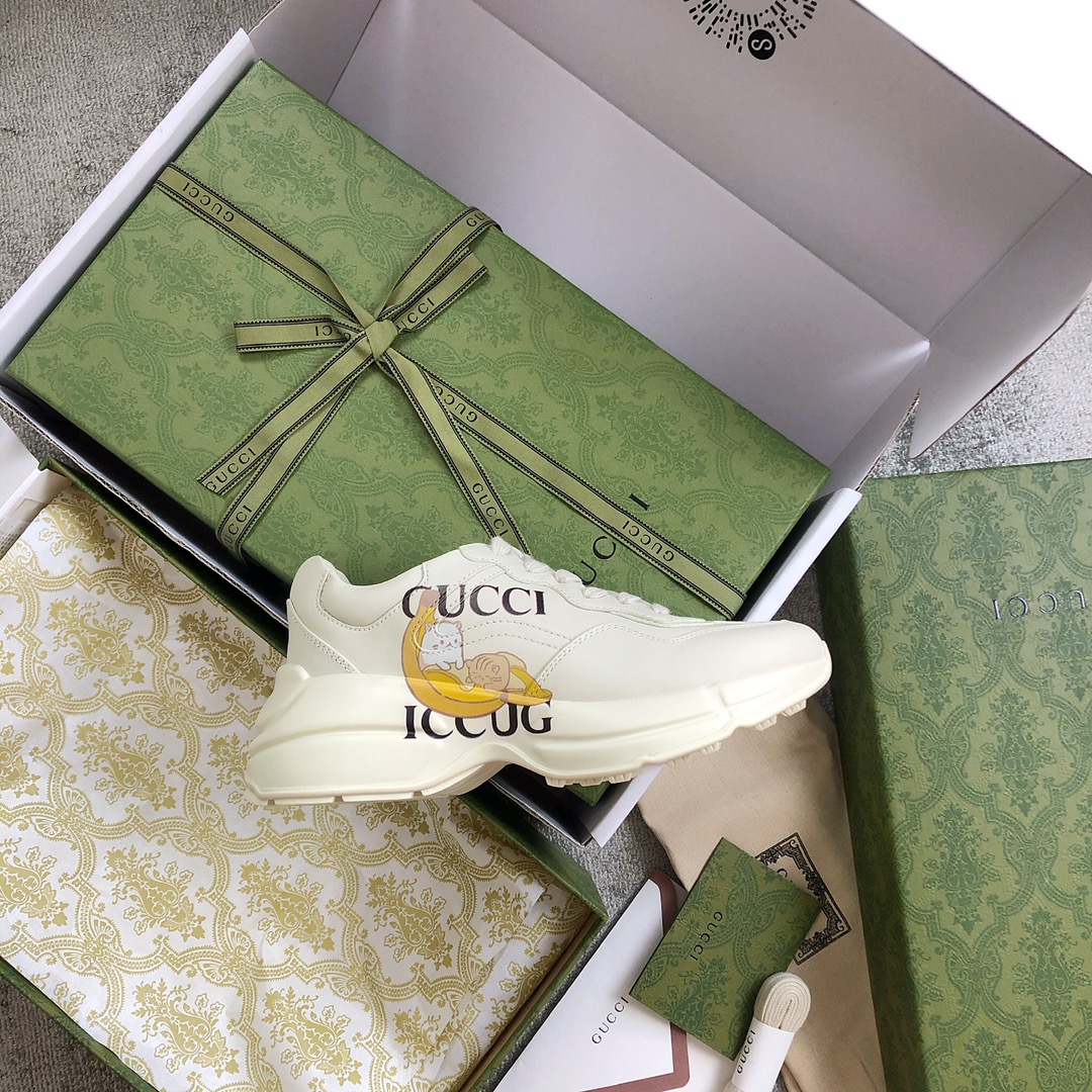 Gucci Pops This collection has a lot of flora and fauna elements Original material