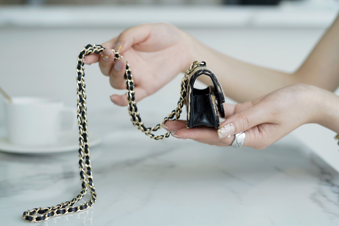 𝗖𝗛𝗔𝗘𝗡𝗟✦2021 𝗦𝘀 New spring and summer products Lafite series ◆ʚCute and lovely straw 𝙈𝙞𝙣𝙞 earphone bag