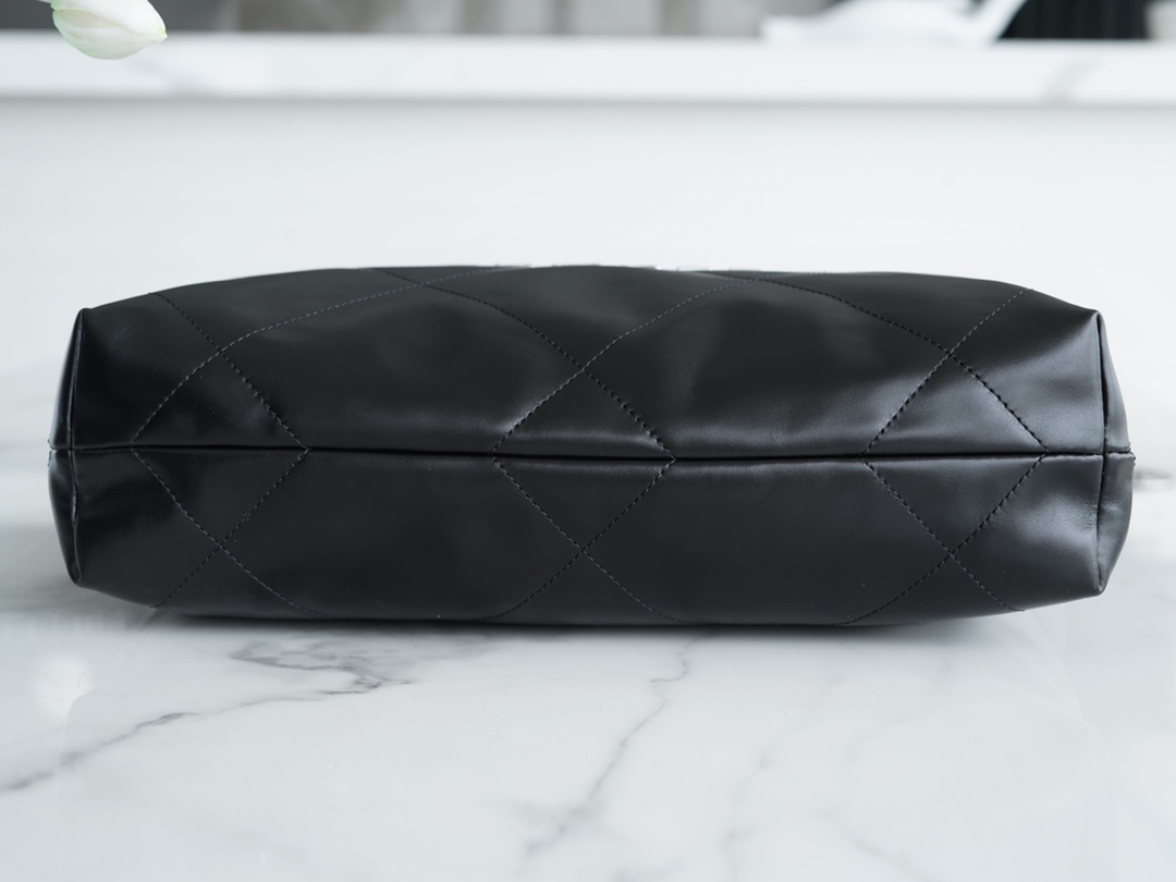 𝗖𝗛𝗔𝗘𝗡𝗟✦ 𝟐𝟐𝗣 Spring/Summer New 𝟐𝟐 Handbag Small Black Silver Buckle➿