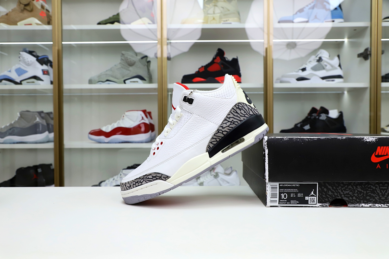 AIR JORDAN 3 WHITE CEMENT REIMAGINED