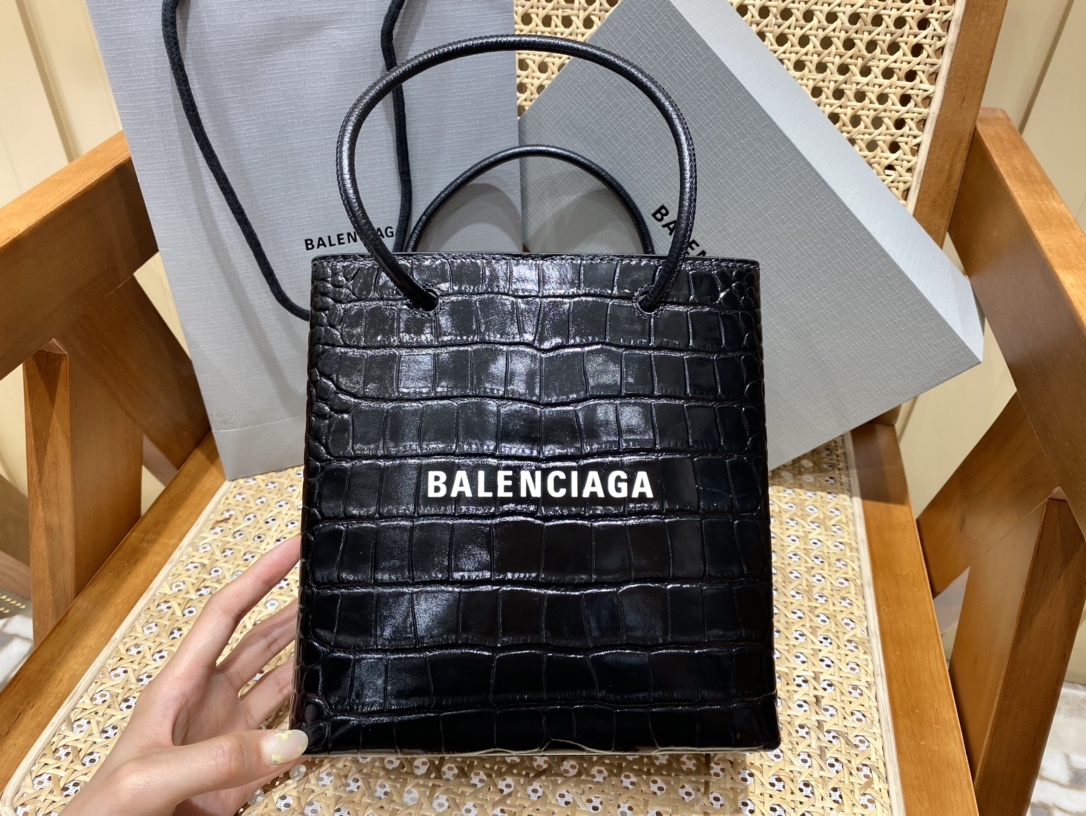 BALENCIAGA 𝗦𝗵𝗼𝗽𝗽𝗶𝗻𝗴 𝗯𝗮𝗴 Crocodile Shopping Paper Bag