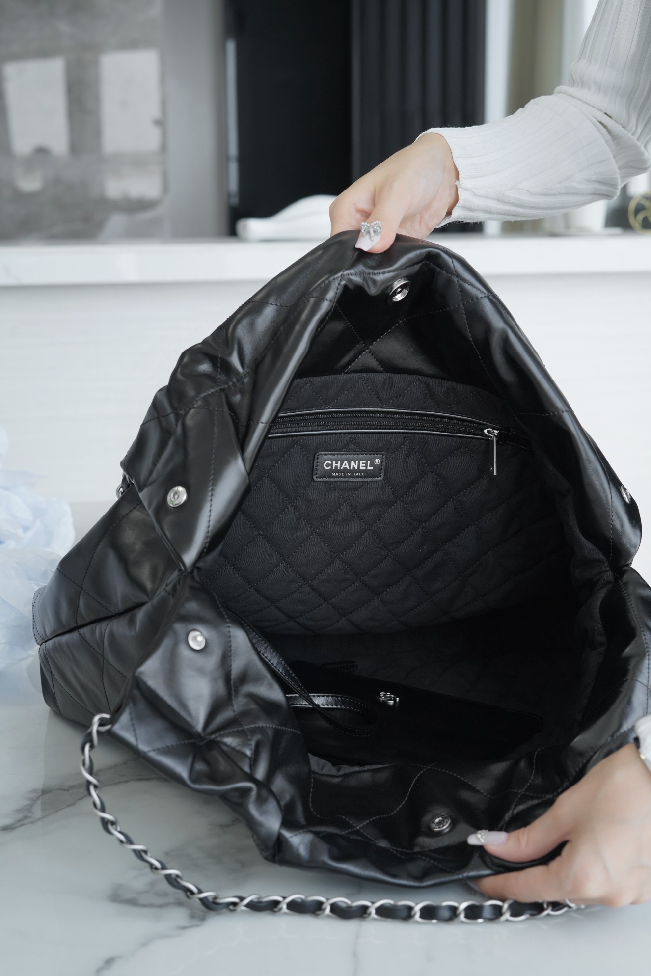 𝗖𝗛𝗔𝗘𝗡𝗟✦𝟐𝟐𝗣 Advanced Handcraft Workshop 𝟐𝟐 Handbag Genuine Leather Large Black Silver