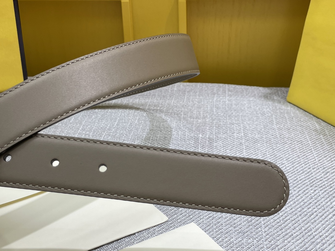 FENDI new 🌿 narrow belt with loops