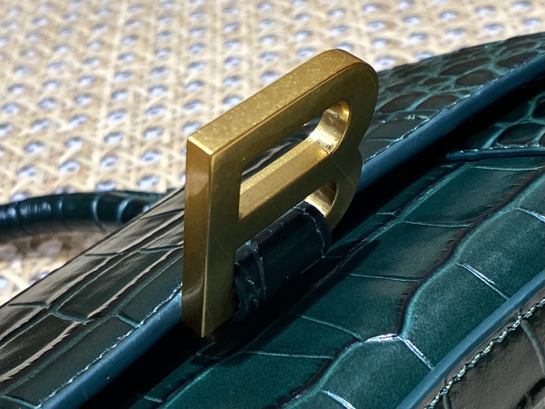 BALENCIAGA 𝐇𝐨𝐮𝐫𝐠𝐥𝐚𝐬𝐬 𝐗𝐒 crocodile-textured cowhide