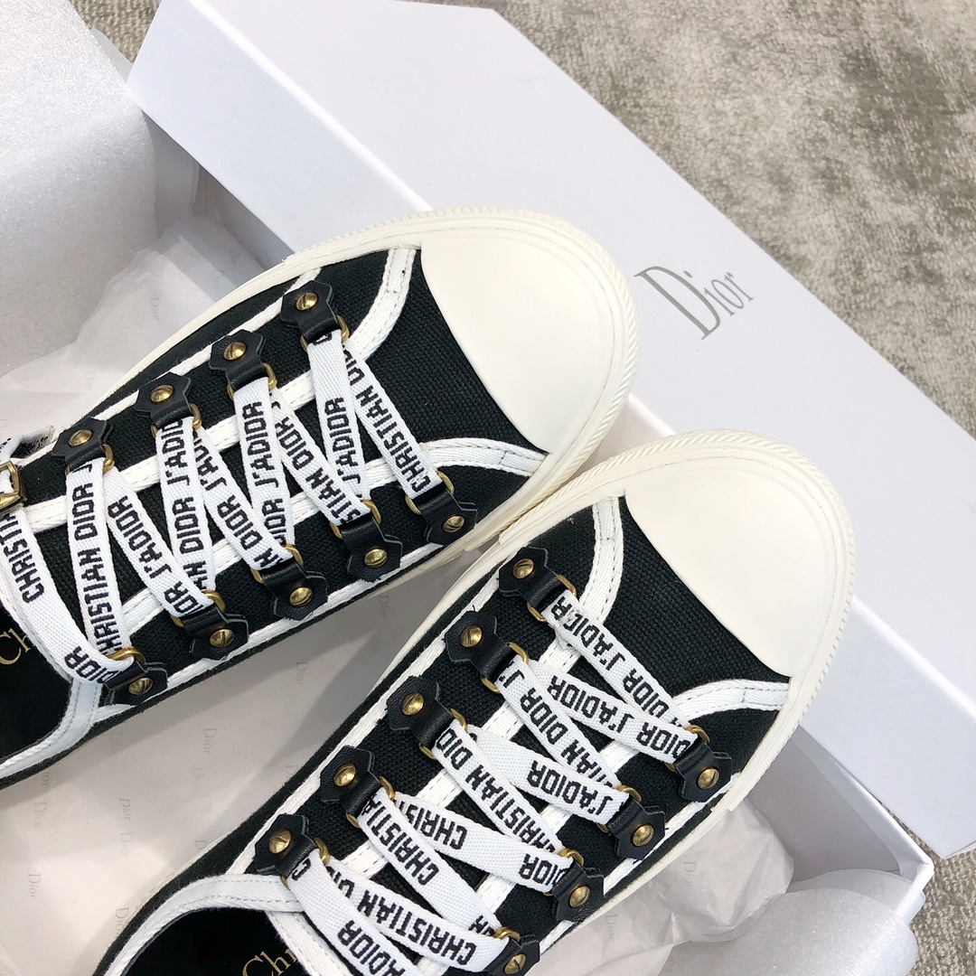 DIOR alphabet shoes black Water-dyed sheepskin inside Private moulded outsole Private moulded brass buckle