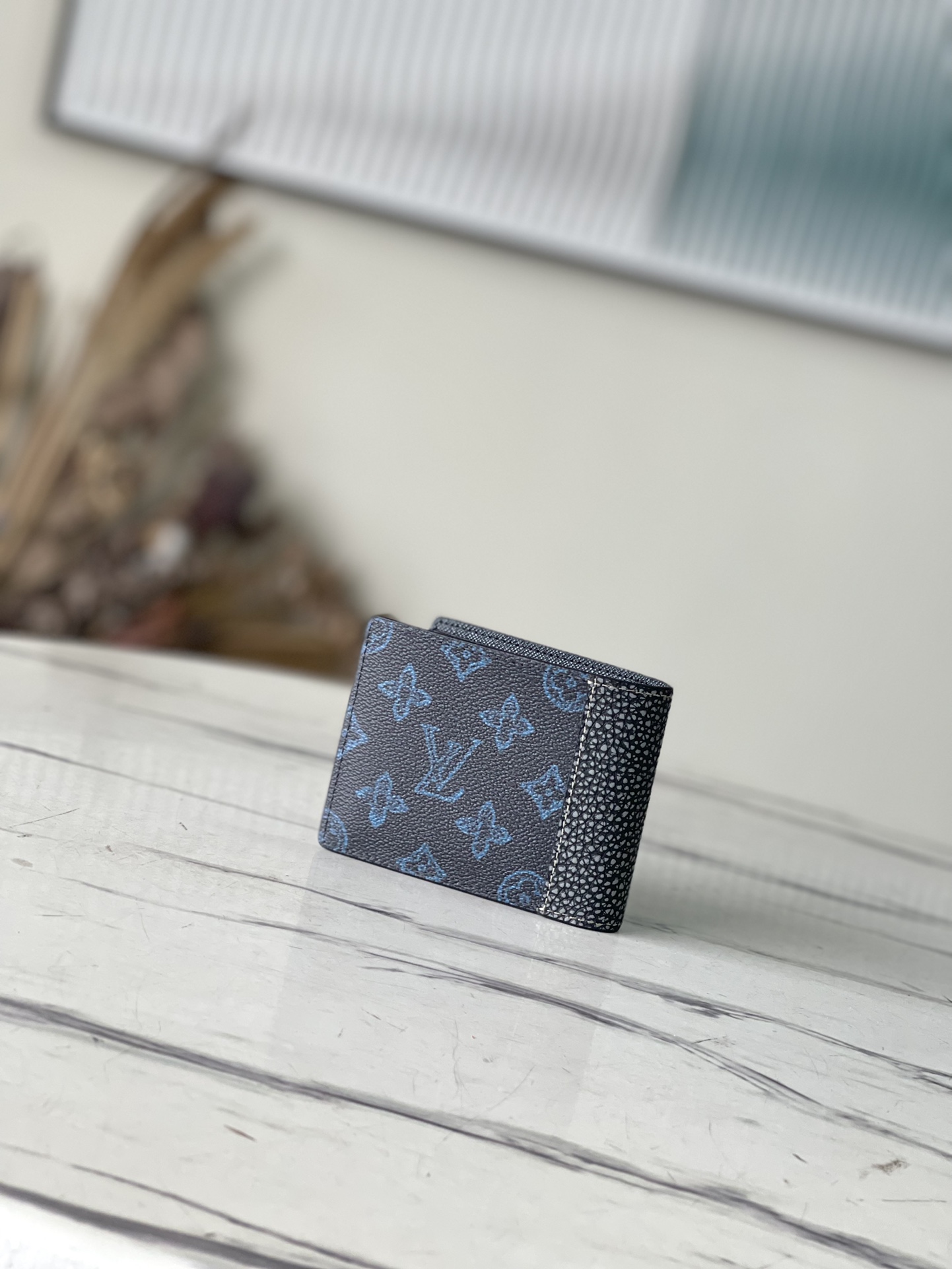 𝐋𝐎𝐔𝐈𝐒 𝐕𝐔𝐈𝐓𝐓𝐎𝐍     M81821