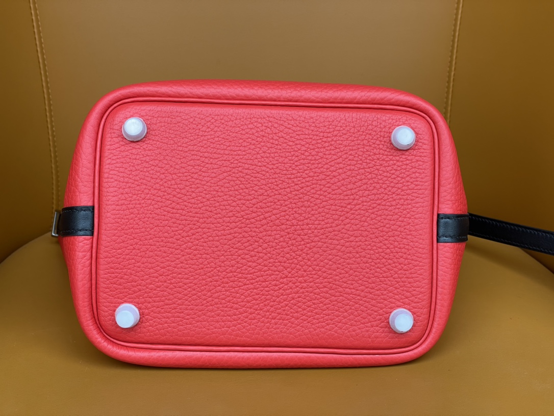 picotin18 tomato red tc with black swift leather silver buckle