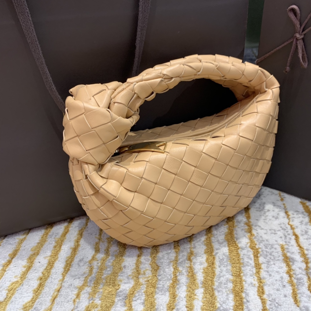 Bottega Veneta  🆕NEW🆕 JODIE #651876