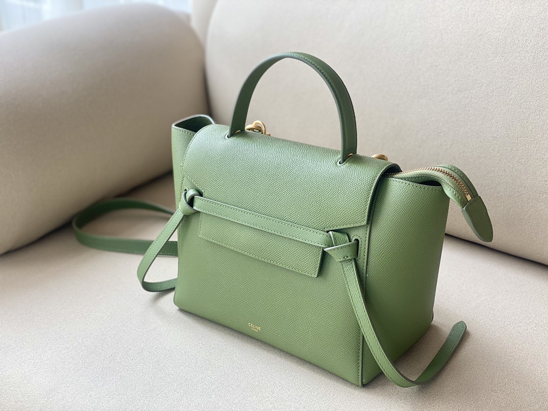 𝐂𝐞𝐥𝐢𝐧𝐞 BELT MICRO BAG in grained calfskin