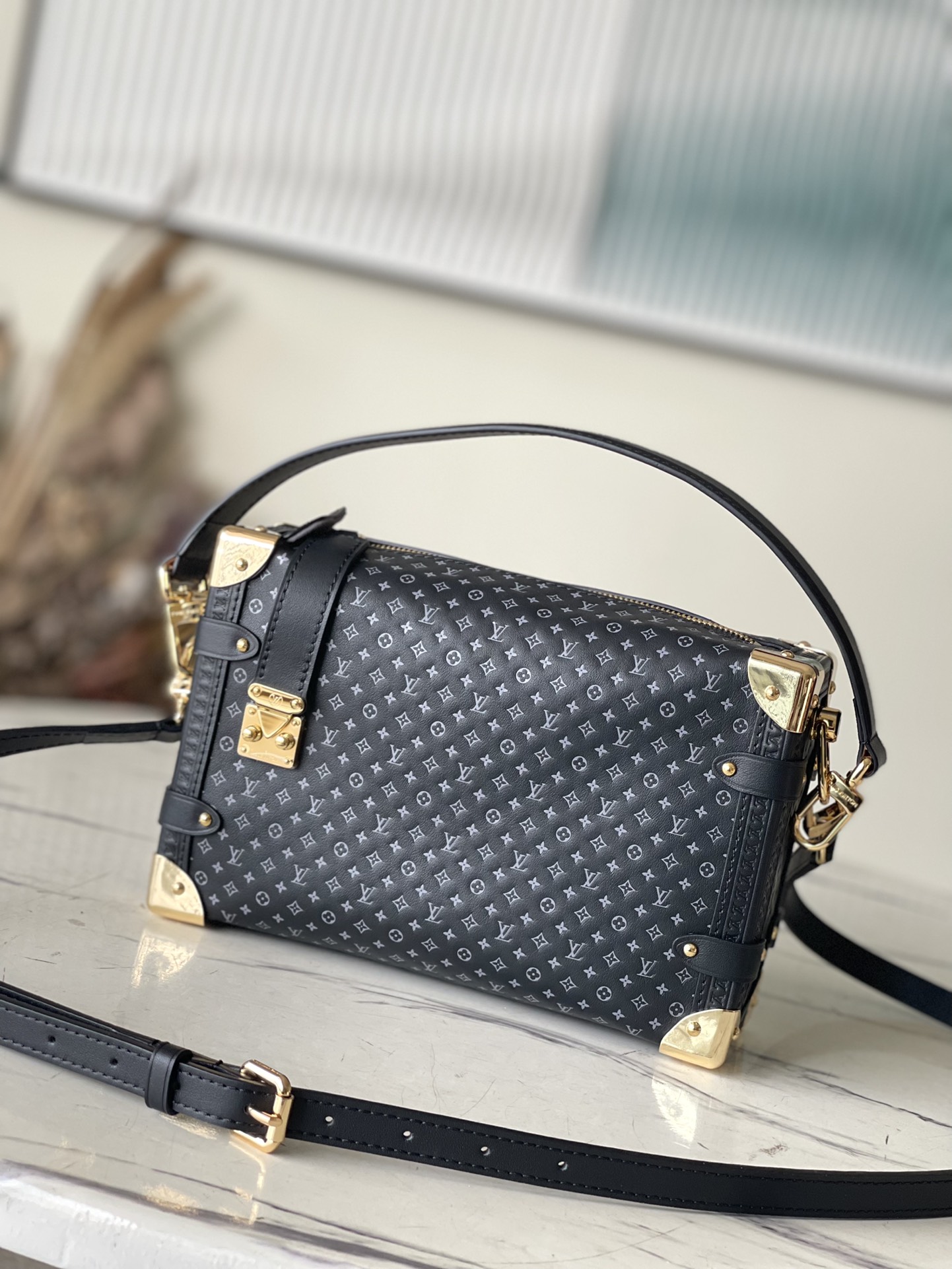 𝐋𝐎𝐔𝐈𝐒 𝐕𝐔𝐈𝐓𝐓𝐎𝐍   M46358