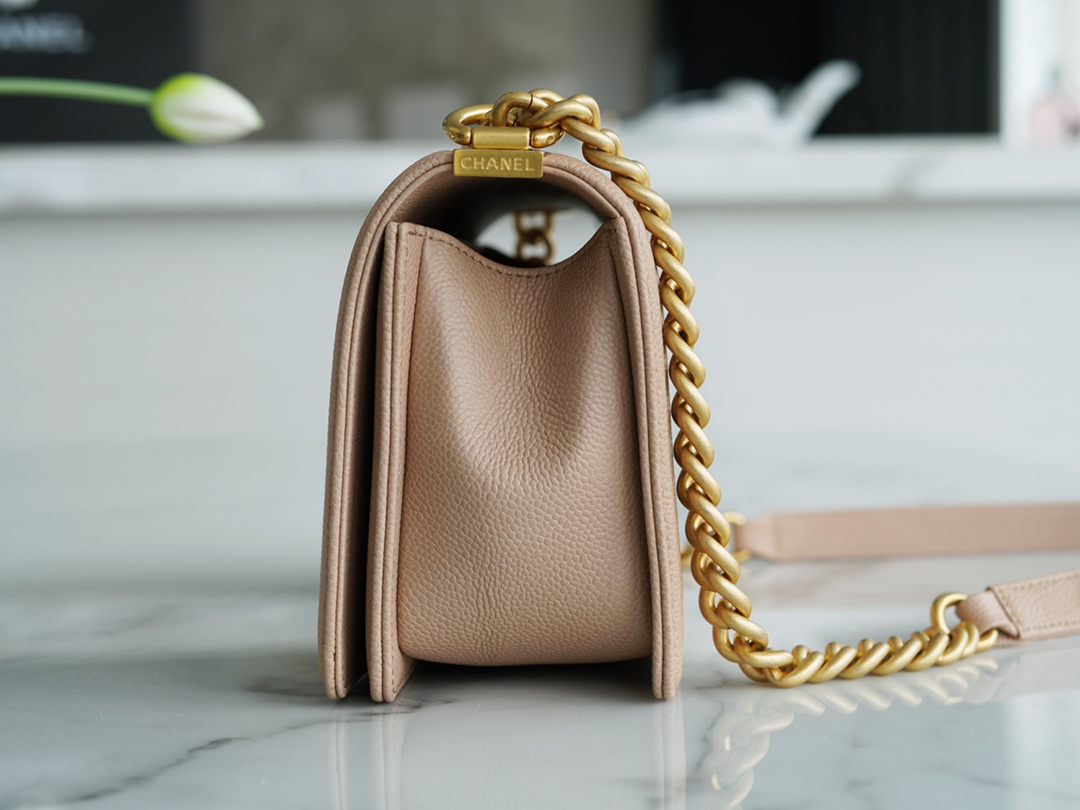 𝗖𝗵𝗮𝗻𝗲𝗹 𝗟𝗲𝗯𝗼𝘆  Original 