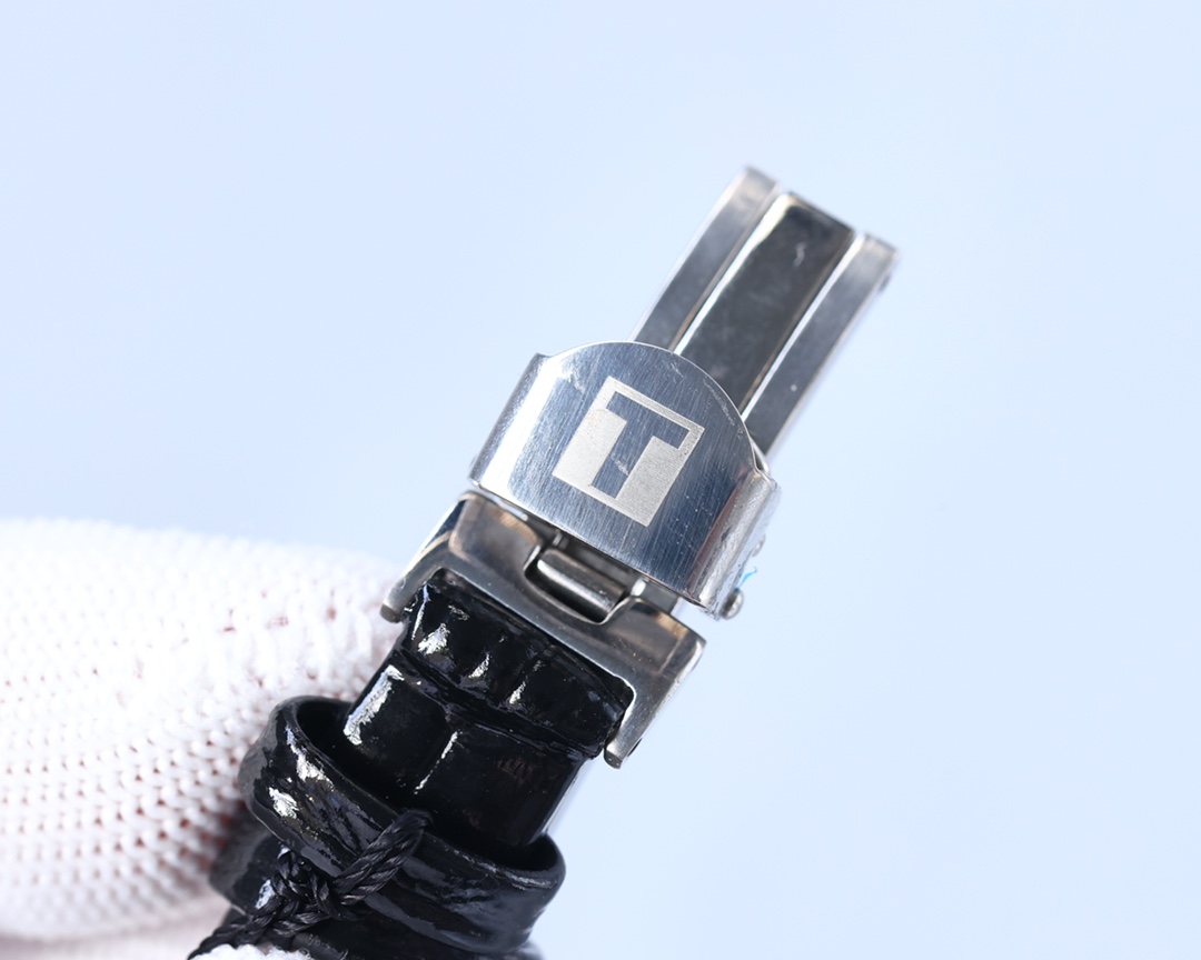 Tissot's latest Carrie series T126.010 Swiss quartz women's watch