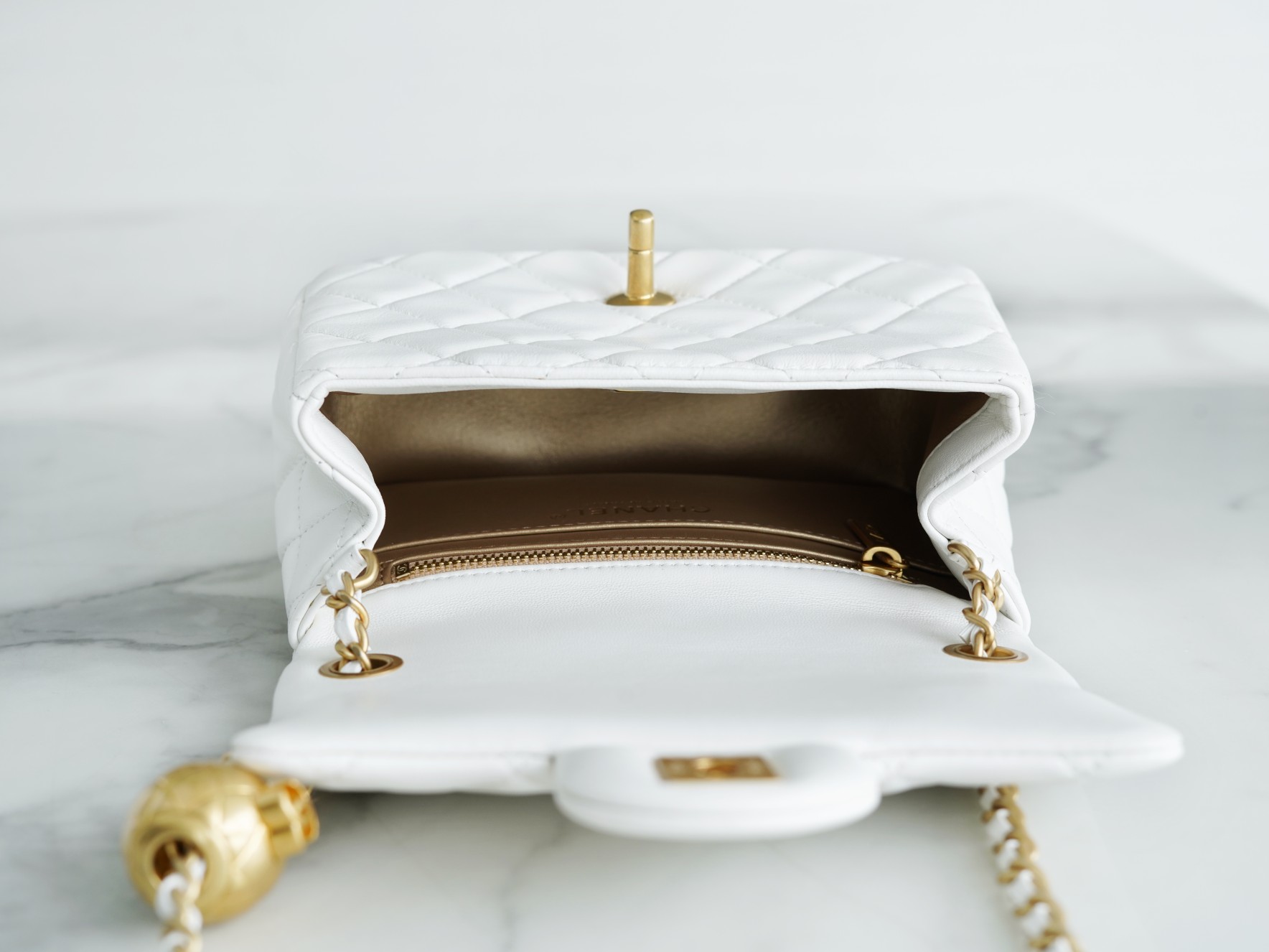 𝗖𝗛𝗔𝗘𝗡𝗟 ✦𝟐𝟑𝐂Metal ball square fat man white (synchronized with the latest version of 23C)