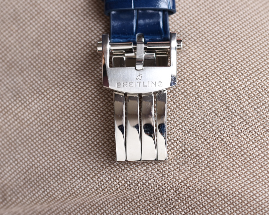 Breitling - Avenger Automatic Mechanical Arch Bridge Reinforced Glass