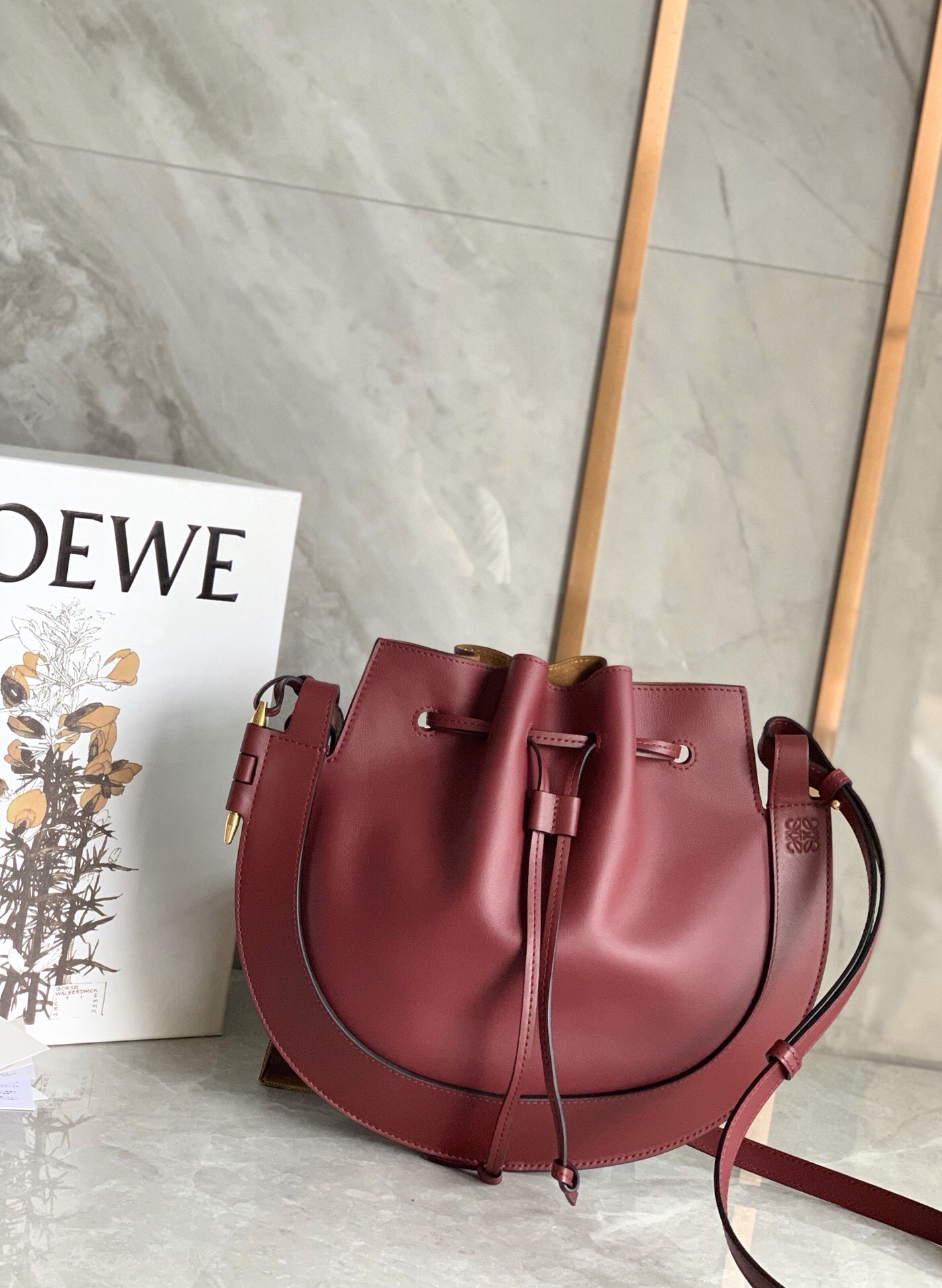 LOEWE Horseshoe flying saucer bag